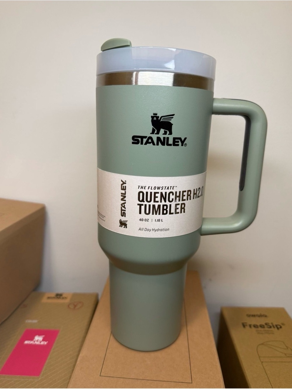 Stanley Quencher H2.0 Tumbler Green w/ Handle Lid 40oz Stainless/Plastic
